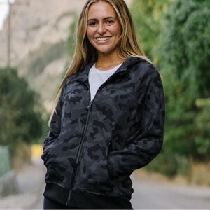 ZYIA Active Charcoal Gray Camo Pivot Hoodie With Thumbholes Size Medium